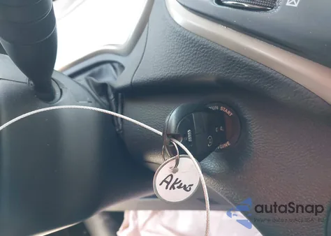 2015 Jeep Cherokee Latitude z USA, uszkodzony, nr VIN 1C4PJMCB3FW794806